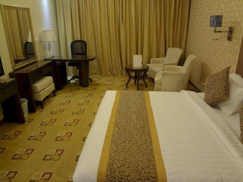 Sanam Hotel Suites - Riyadh Riade Exterior foto